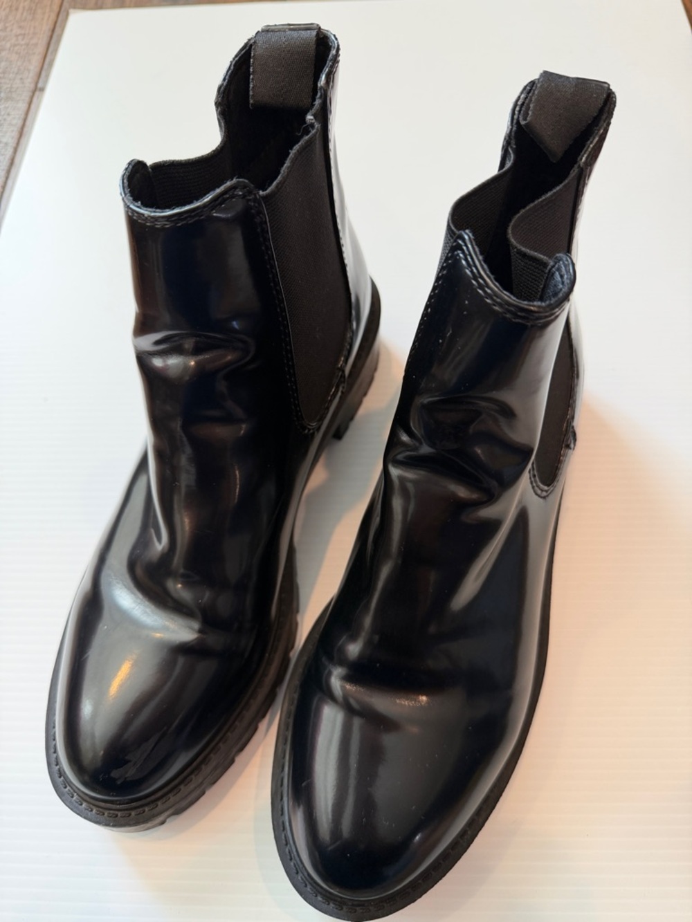 Steve Madden Black Patent Chelsea Lug Booties, Size 8